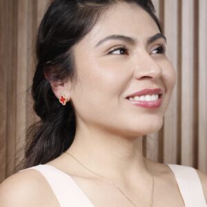 Set dorado con rojo de aretes y cadena