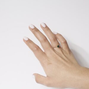 Anillo con corazón verde