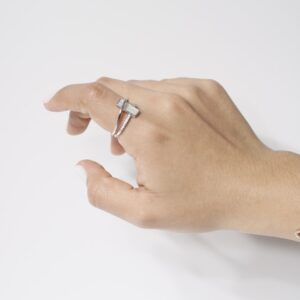 Anillo estilo doble con marmol blanco