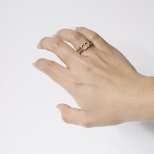 Anillo de eslabon CD con zirconias