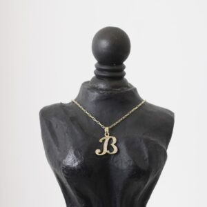 Collar con la inicial b con zirconias