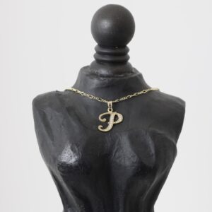 Collas con la inicial p con zirconias