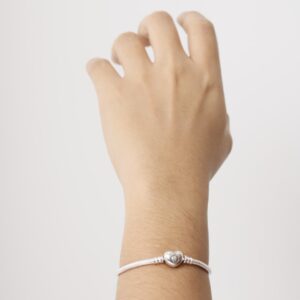 Pulsera de plata con broche de corazon